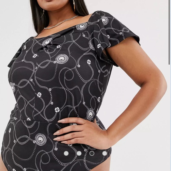 🥰🥰🥰🥰🥰Pink Clove body with frill sleeves in luxe chain print Size 18 & 20 - Picture 4 of 5